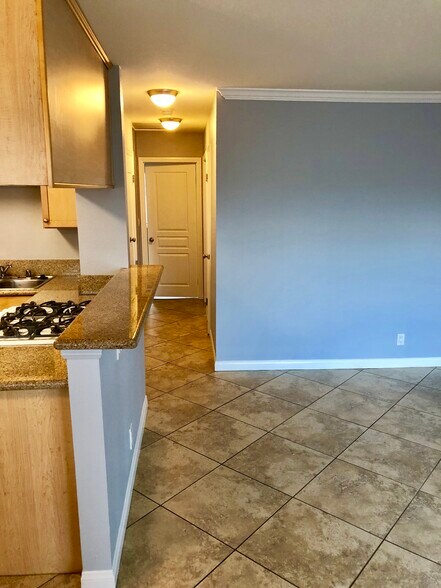 Building Photo - 101 S Spruce St