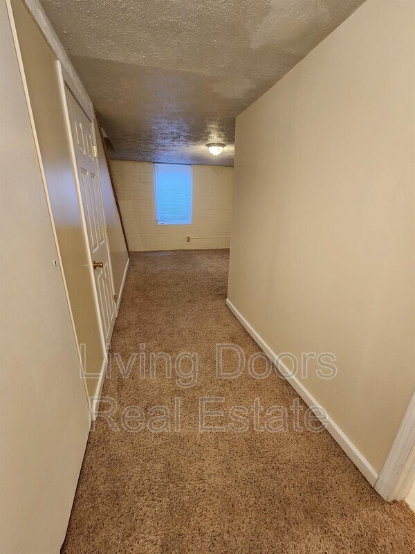 Building Photo - 1505 David Dr