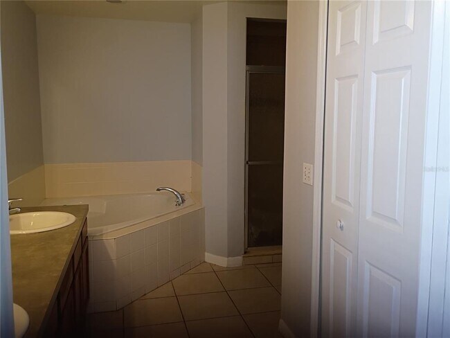 Building Photo - 715 Palaiseau Ct