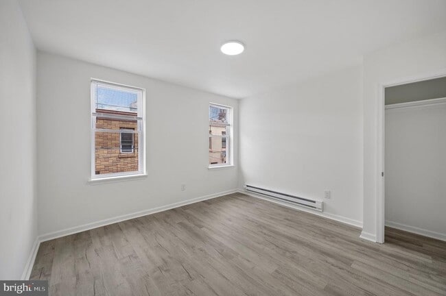 Building Photo - 1216 W Firth St