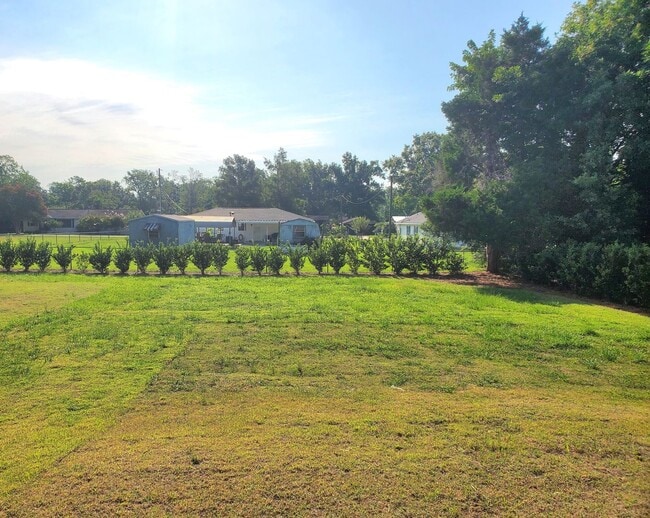 Building Photo - Great 3/2 home available in Elberta