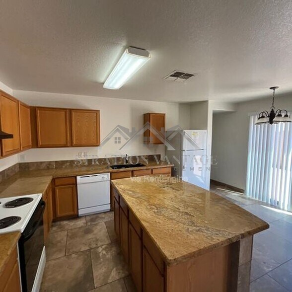 Building Photo - 9553 W Monte Vista Rd