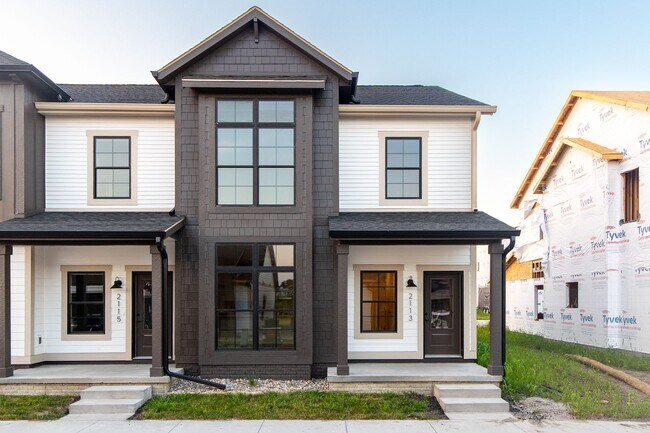 Primary Photo - 2105 Aikman Dr