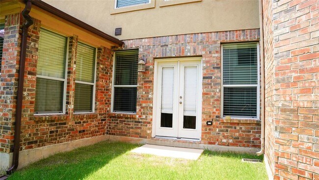 Building Photo - 7317 Brecourt Manor Way