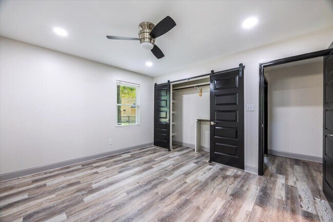 Building Photo - 4701 Lucinda Ln