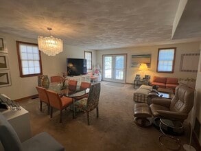 Building Photo - 1050 Chestnut St