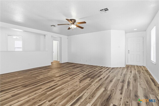 Building Photo - 224 Capistrano Dr