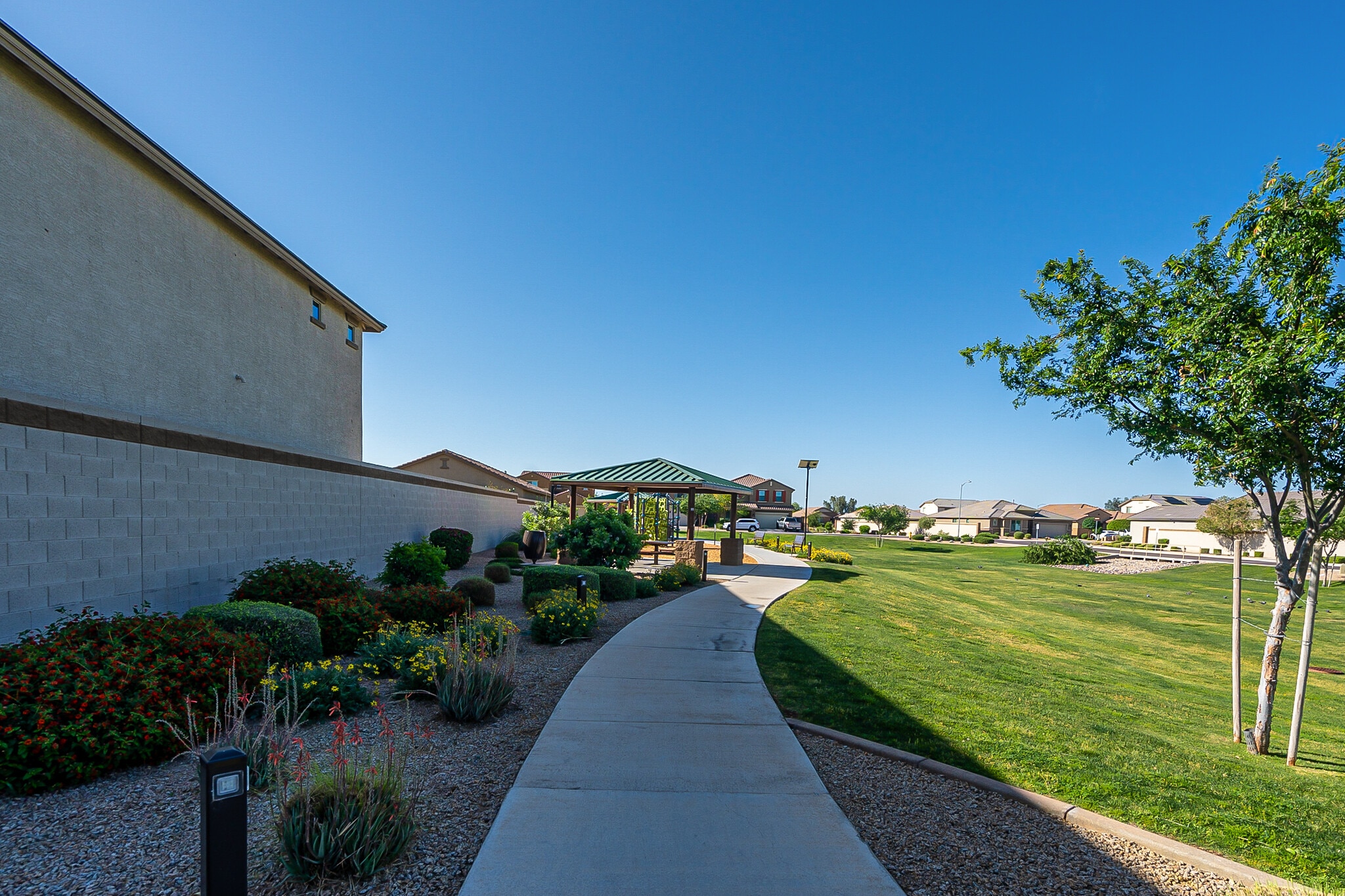 Building Photo - 15877 W Mauna Loa Ln