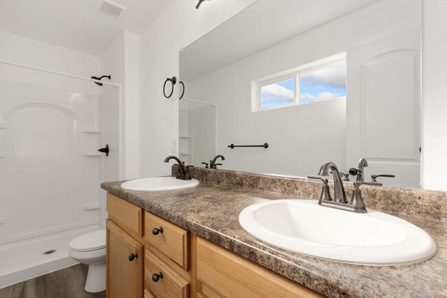 Building Photo - 1810 Covered Bridge Pkwy