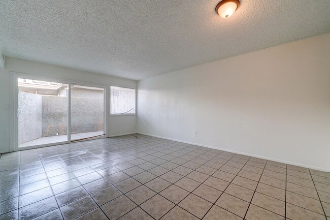 Building Photo - 2696 N 43rd Ave