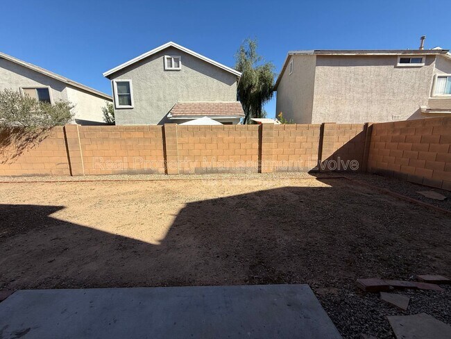 Building Photo - 3930 W Irwin Ave