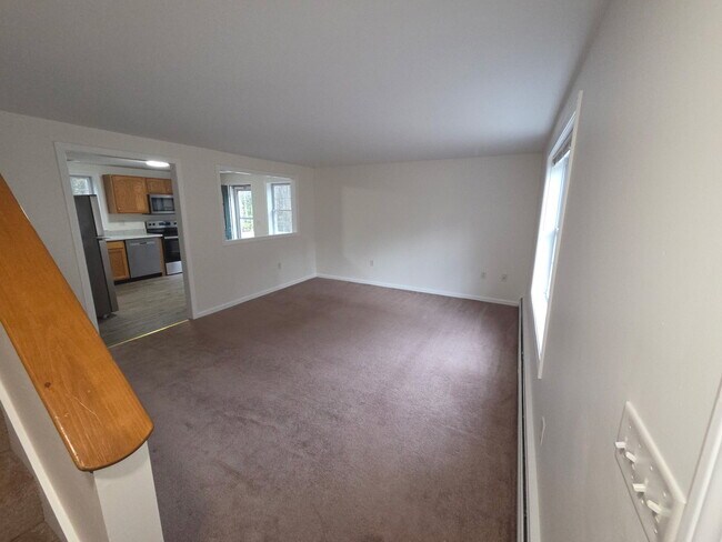 Building Photo - 5 Pine Crest Cir