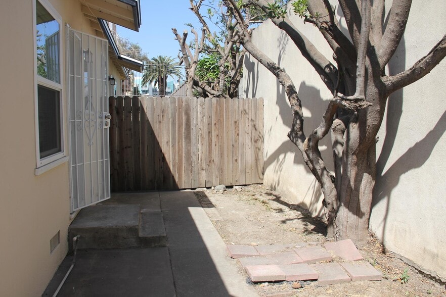 Back yaed - 11029 Hesby St