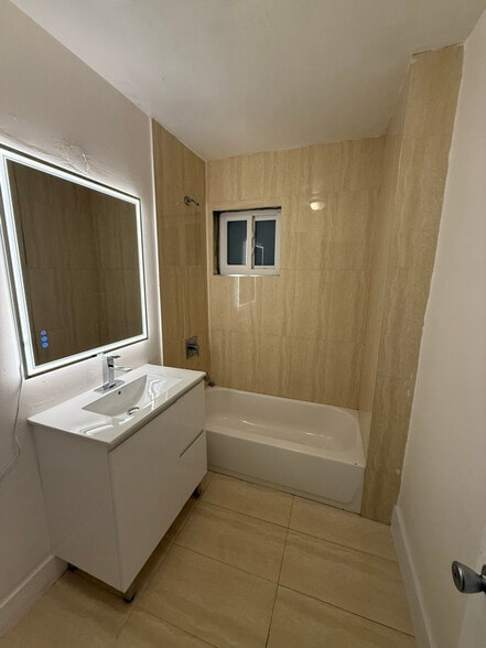 Building Photo - 2336 NW 35th St