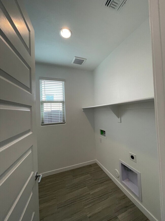 Building Photo - 12552 W Cassia Trail