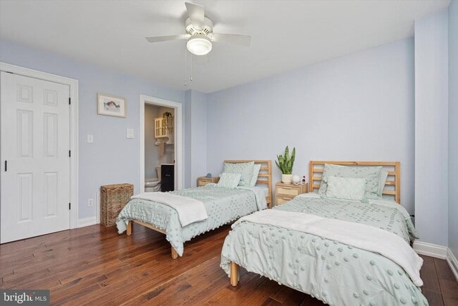 Building Photo - 246 Fitzwater St