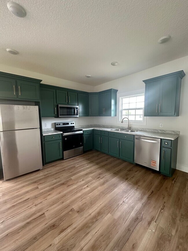 Building Photo - 3 Bed 2 Bath New Construction Home