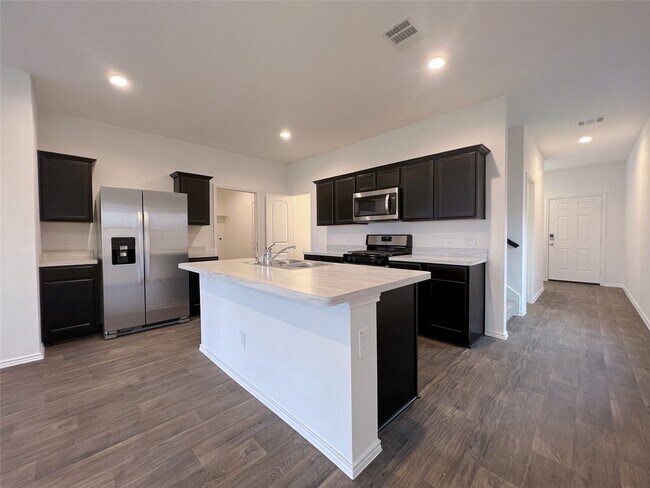 Building Photo - 14927 Cypress Holw Dr