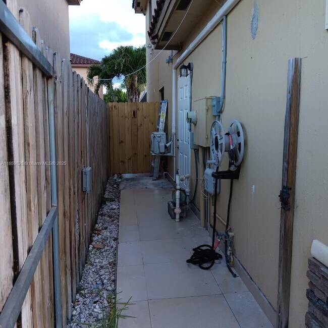 Building Photo - 13376 SW 268th Ter