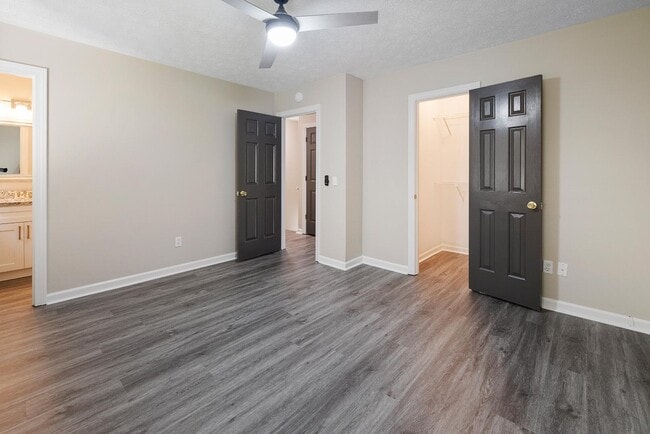 Building Photo - 4071 Hidden Hollow Dr