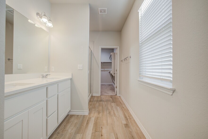 Primary Bath - 1602 Denesa Dr