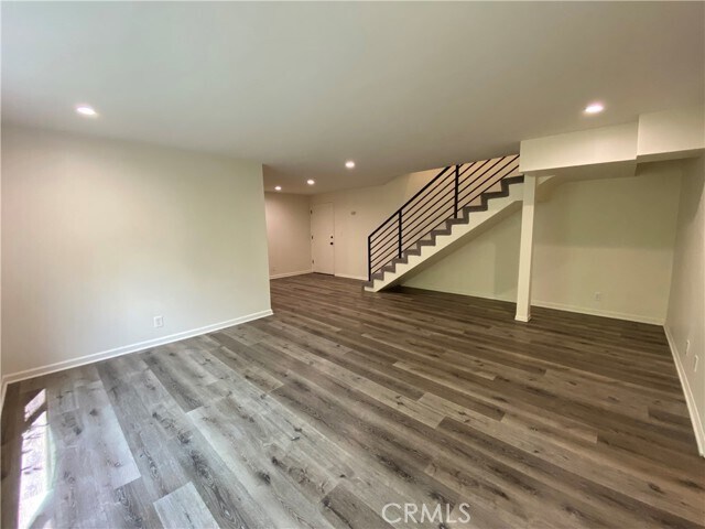 Building Photo - 208 S Park View St