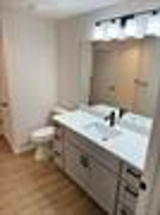 Building Photo - 2801 Chancellorsville Dr