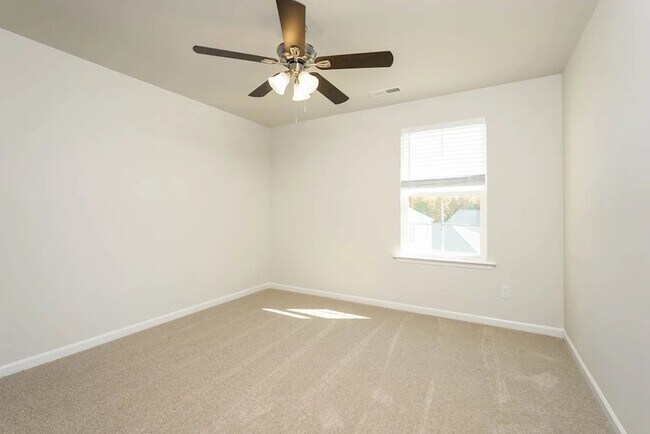 Building Photo - 504 Jack Pine St