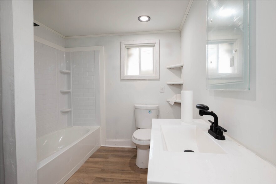 Building Photo - 3815 Dorothy Dr