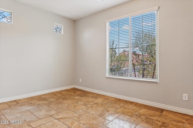 Building Photo - 7351 W Palo Brea Ln