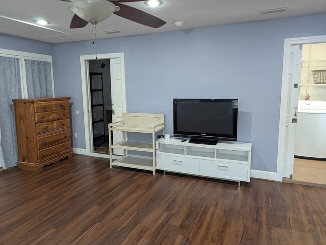 Building Photo - 7830 SW 97th Ave