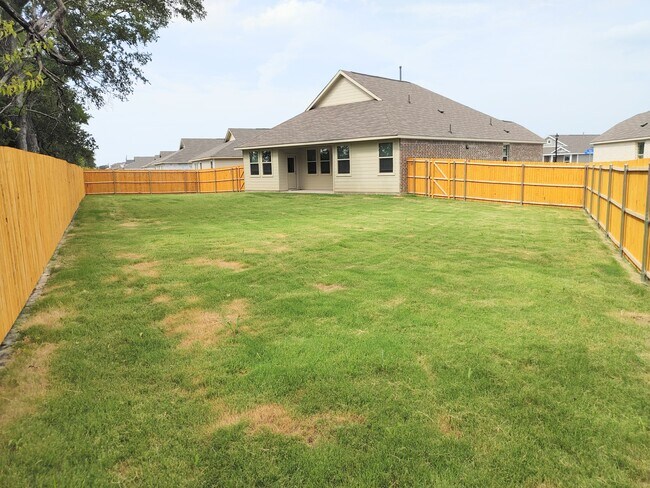 Building Photo - 1450 Cherrybark Dr