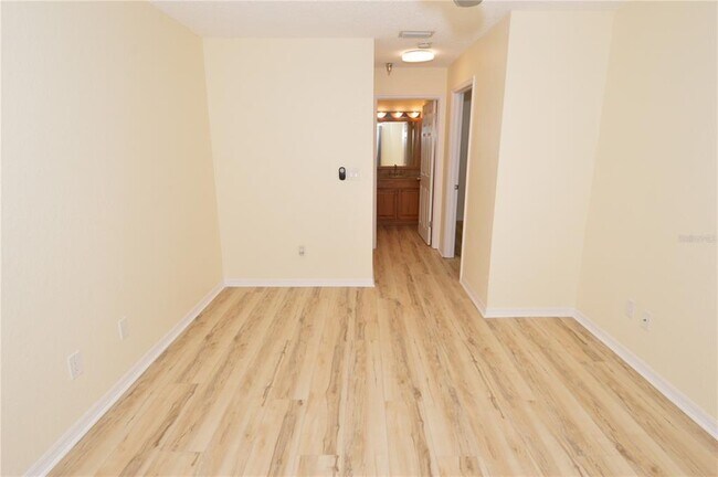 Building Photo - 10265 Gandy Blvd N