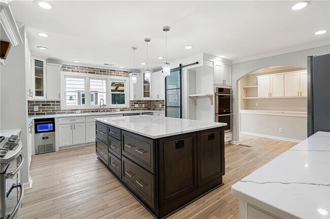 Building Photo - 2356 Pinkney Dr