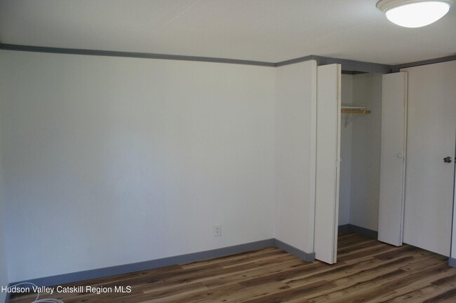 Building Photo - 21 Maple Ave