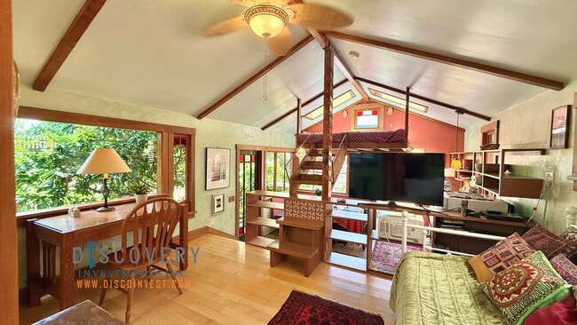 Building Photo - Charming Cabin Cottage Loft with Rustic Wa...