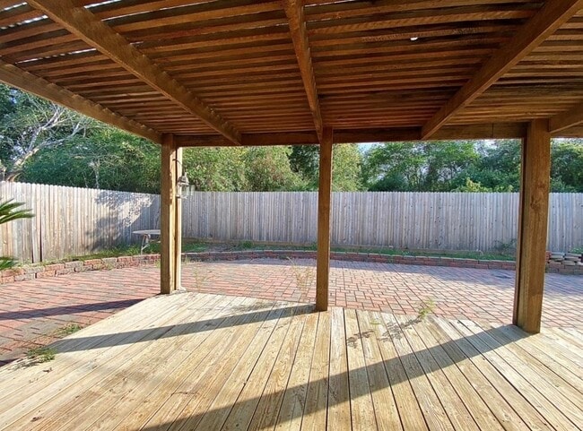 Building Photo - 18011 Pelican Way Rd