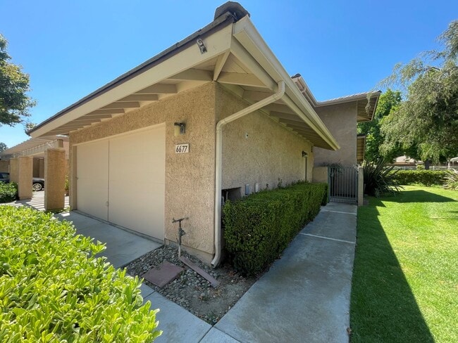 Building Photo - Updated La Ventana Condominium