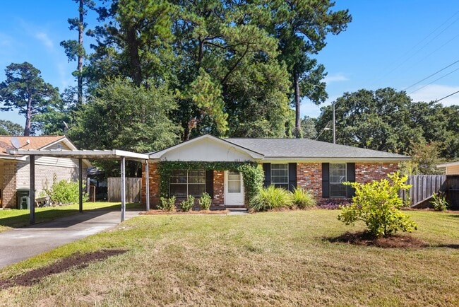 Primary Photo - Charming 3 Bedroom/1.5 Bath home on Wilmin...
