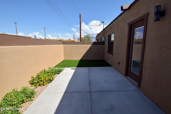 Building Photo - 5116 E Pima St