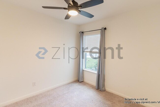 Building Photo - 366 Fairlawn Wy