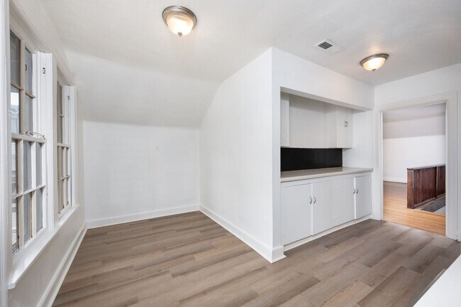 Building Photo - 1501 Clayton Ave