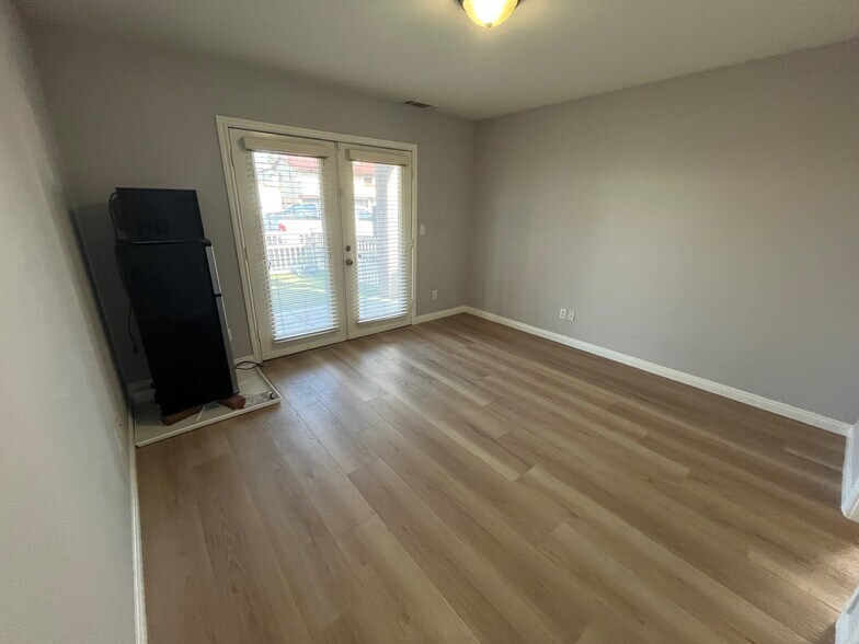 Building Photo - 4482 Utah St