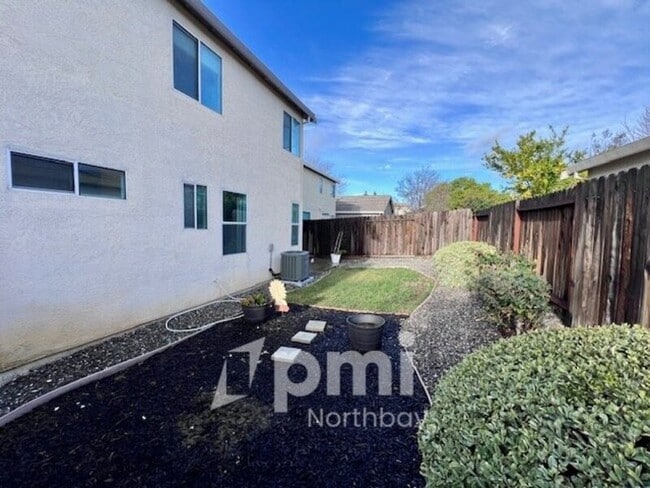 Building Photo - 504 Wicklow Dr
