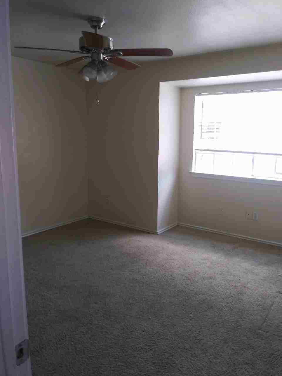 Building Photo - 844 Sagewood Trl