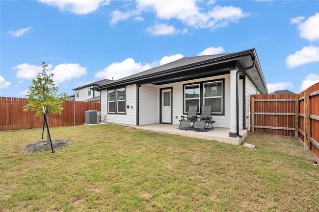 Building Photo - 185 Sandringham Lp