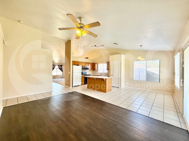 Building Photo - 2321 E Remington Pl
