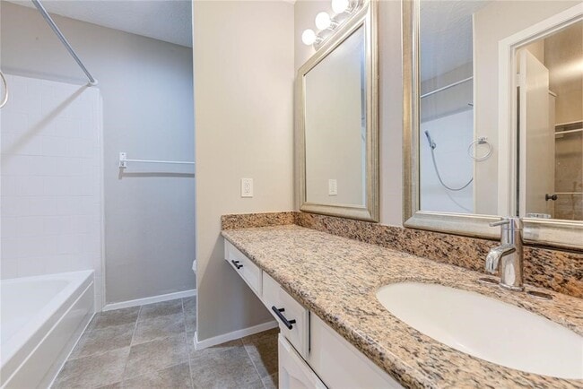 Building Photo - 2311 Pepperweed Dr
