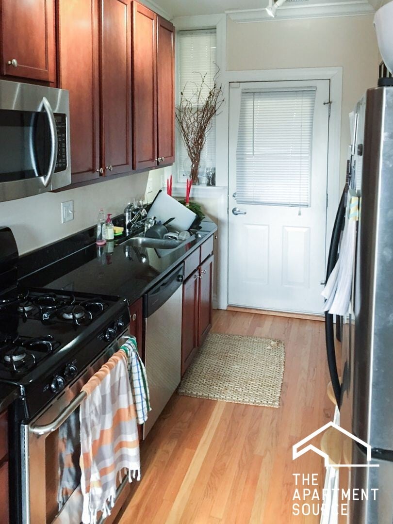 Building Photo - 4861 N Hermitage Ave