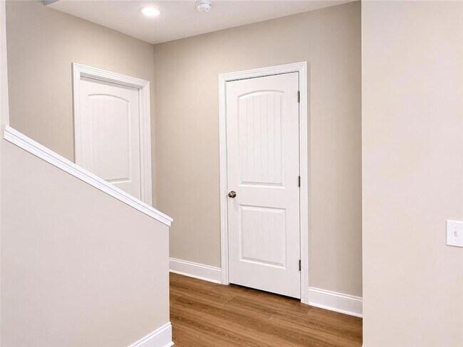 Building Photo - 153 Towne Villas Dr